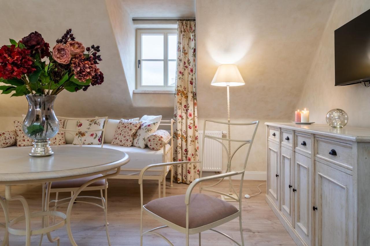Boutique Hotel Soukenikuv Dum クトナー・ホラ エクステリア 写真