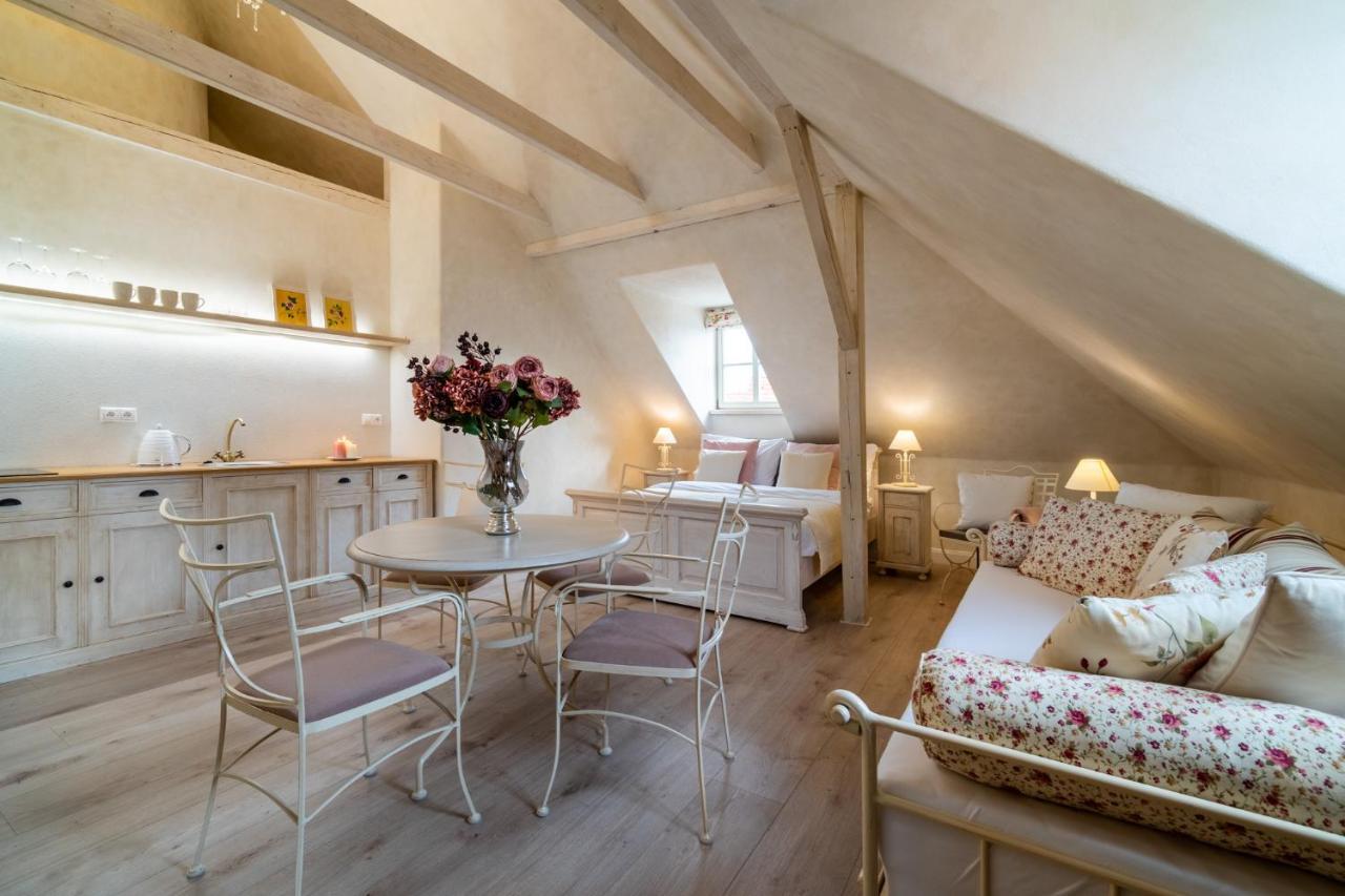 Boutique Hotel Soukenikuv Dum クトナー・ホラ エクステリア 写真