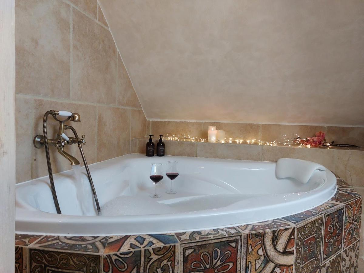 Boutique Hotel Soukenikuv Dum クトナー・ホラ エクステリア 写真