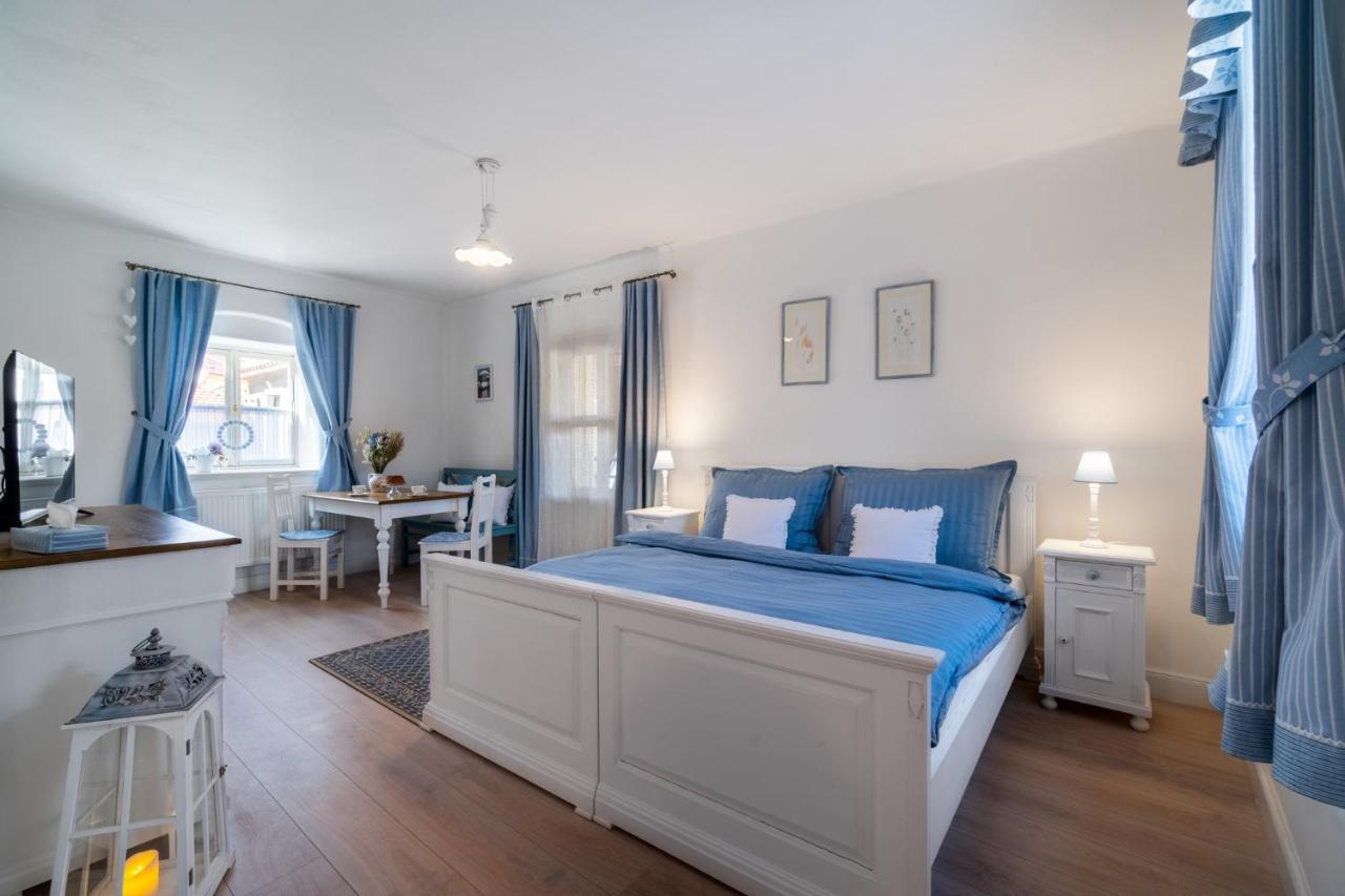 Boutique Hotel Soukenikuv Dum クトナー・ホラ エクステリア 写真